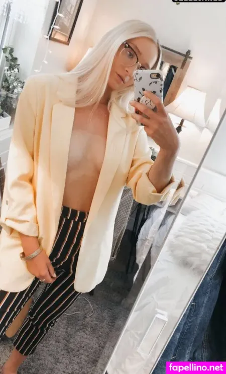 Zola Bzdek Main Profile Photo