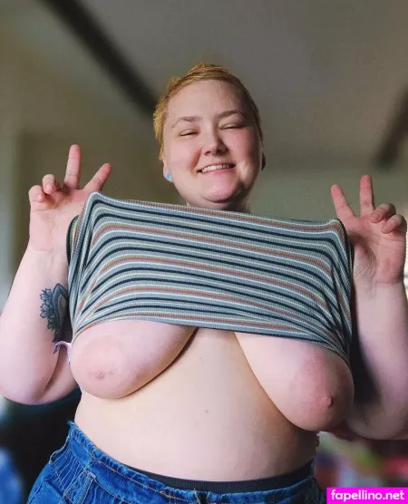 Zollivi OnlyFans Thumbnail #NQ7oHXX2zk