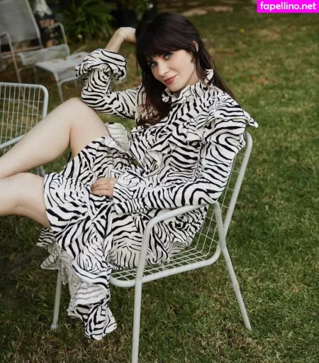 Zooey Deschanel OnlyFans Thumbnail #BV2fbIKzm1