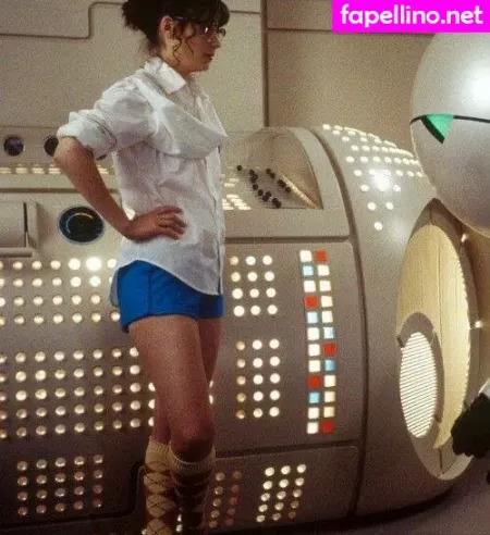 Zooey Deschanel OnlyFans Thumbnail #W1NTHCHVKQ