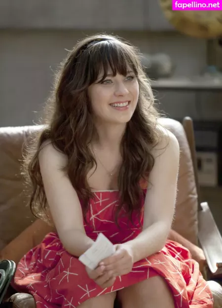 Zooey Deschanel OnlyFans Thumbnail #W2cWuPD9Cg