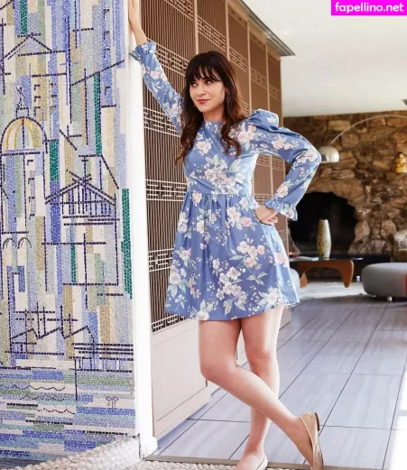 Zooey Deschanel OnlyFans Thumbnail #bJlo0qAhh5