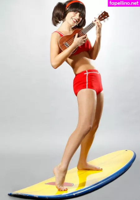 Zooey Deschanel OnlyFans Thumbnail #kWWuc7jvBF