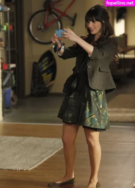 Zooey Deschanel OnlyFans Thumbnail #li8Pb2cauo