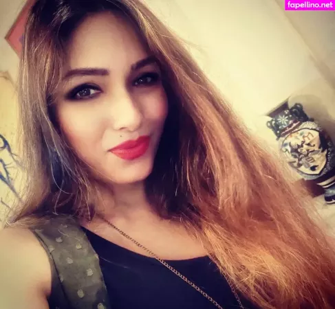 Zoya Rathore OnlyFans Thumbnail #nH6N8bTEsg