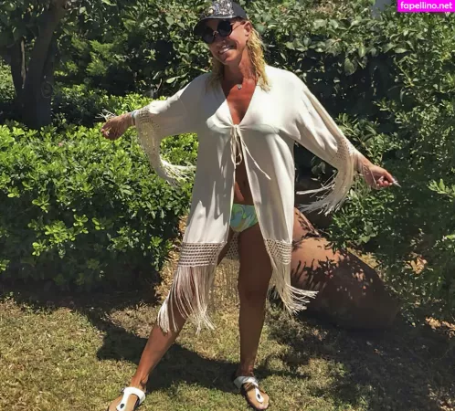 Zumrut Nural Dorman OnlyFans Thumbnail #ROarETzwTz