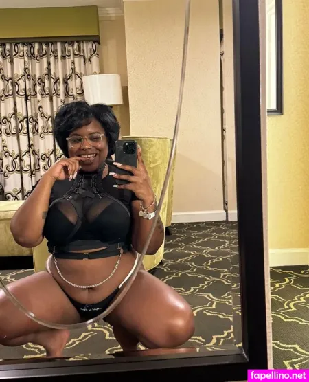 Zurrilove OnlyFans Thumbnail #8Uo2bUG0fQ