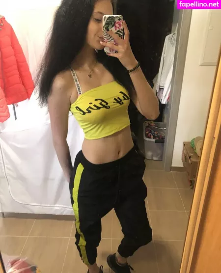 Zuzaninka1 OnlyFans Thumbnail #8dnw8qTTZ3