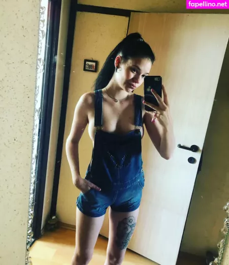 Zuzaninka1 OnlyFans Thumbnail #yoWpt156Ig